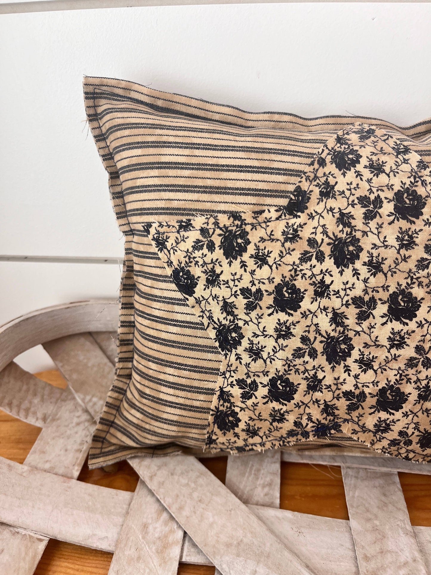 4th of July Star Primitive Farmhouse Pillow | Vintage Blue